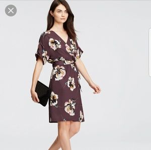 ANN TAYLOR FLORAL WRAP DRESS SIZE SMALL